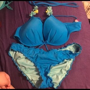3 VS Bikinis 36D tops w/ Medium bottoms
